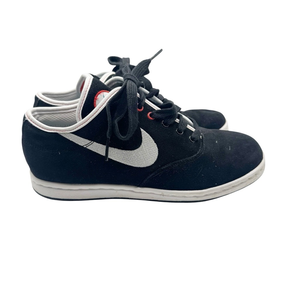 Nike Women 6 Black Sneaker Nike Swoosh